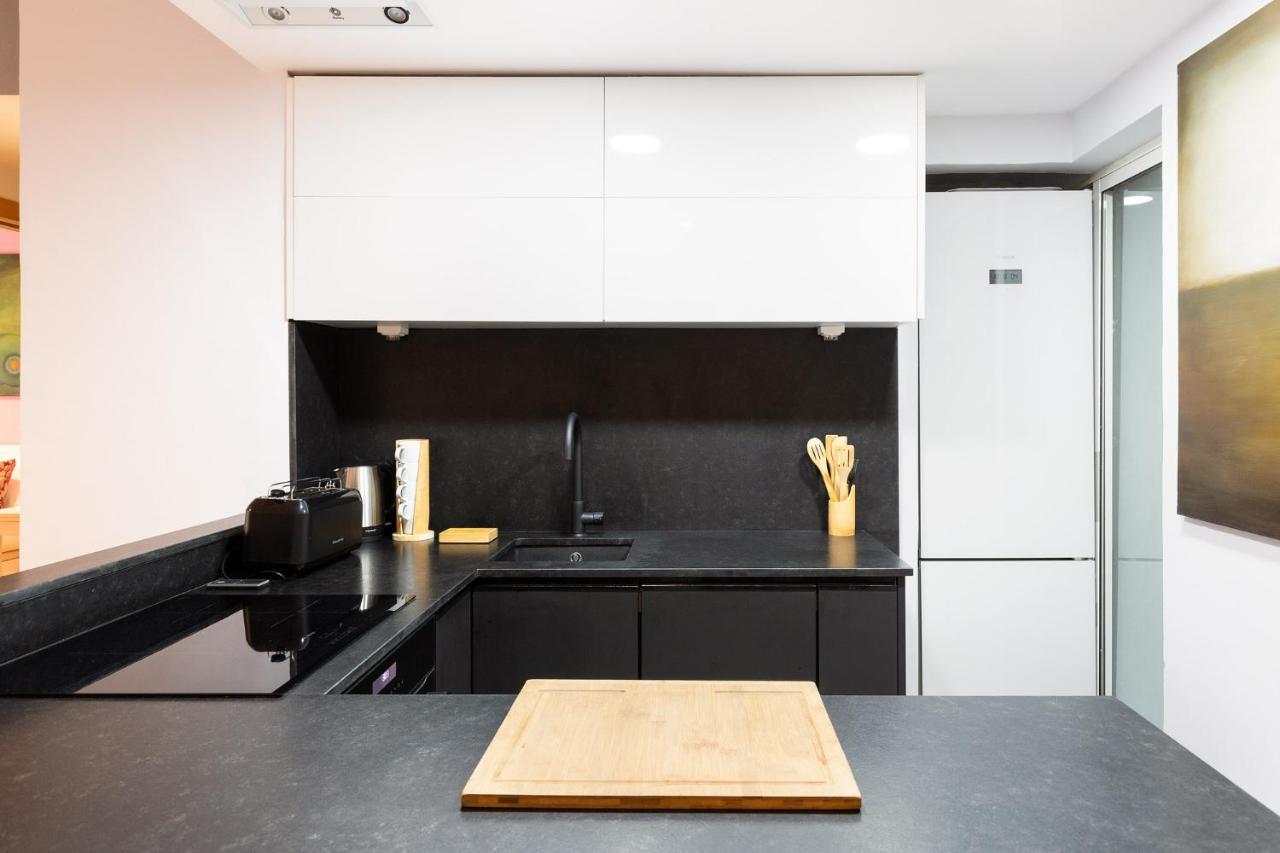 Stay U-Nique Apartments Radas II Barcellona Esterno foto
