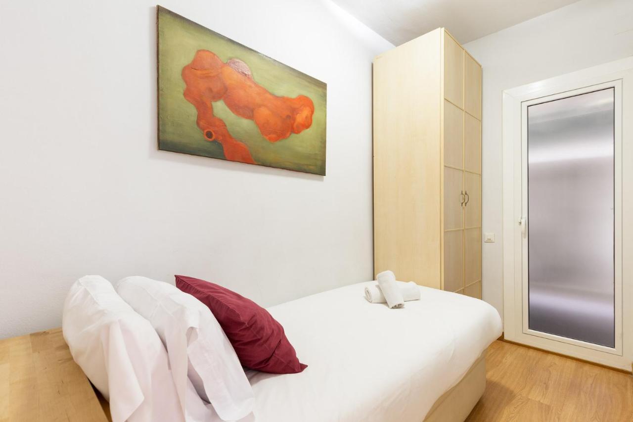 Stay U-Nique Apartments Radas II Barcellona Esterno foto