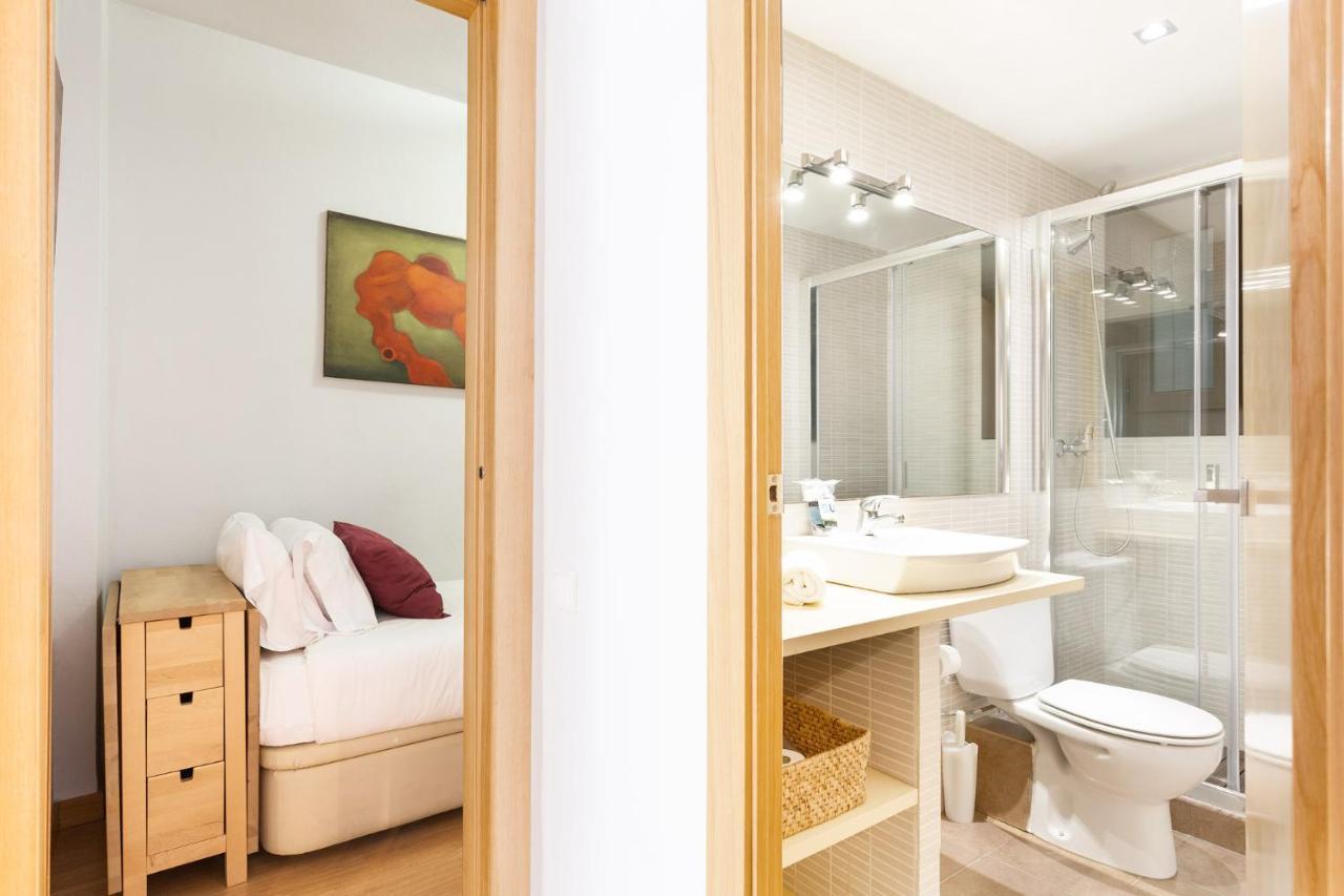 Stay U-Nique Apartments Radas II Barcellona Esterno foto